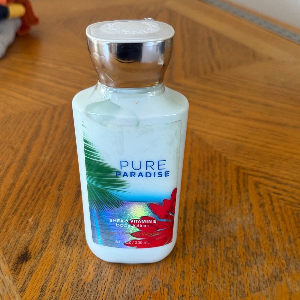Bath & Body Works Pure Paradise Body Lotion - White and Red